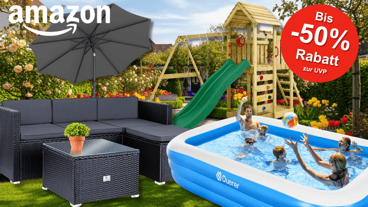 Eine Sitzecke, ein Pool, ein Klettergerüst und ein Sonnenschirm vor einem Garten-Hintergrund.