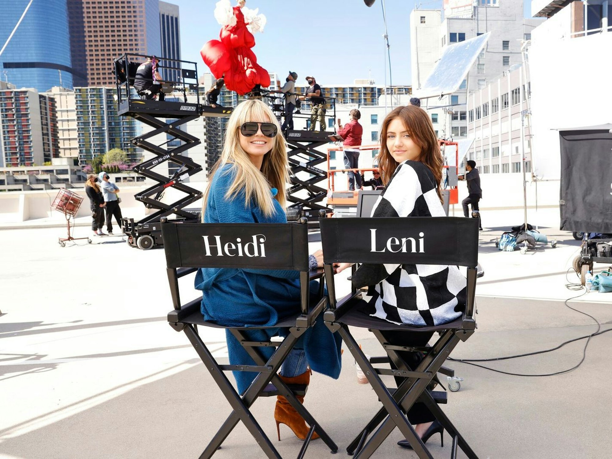 In ihrer ersten „Germany's Next Topmodel“-Staffel habe sie Leni noch gestillt, erinnert sich Heidi Klum in ihrer Doku. Mittlerweile ist ihre Tochter öfter Teil der Sendung. (Bild: ProSieben / Sven Doornkaat)