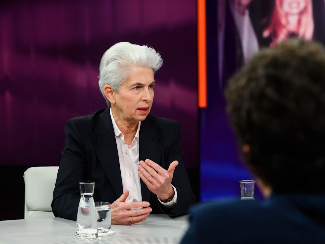 Die Europaabgeordnete Marie-Agnes Strack-Zimmermann befürchtet, dass möglicherweise auch Namen aus Deutschland in den Epstein-Files zu finden sein könnten. (Bild: ZDF/ Jule Roehr )