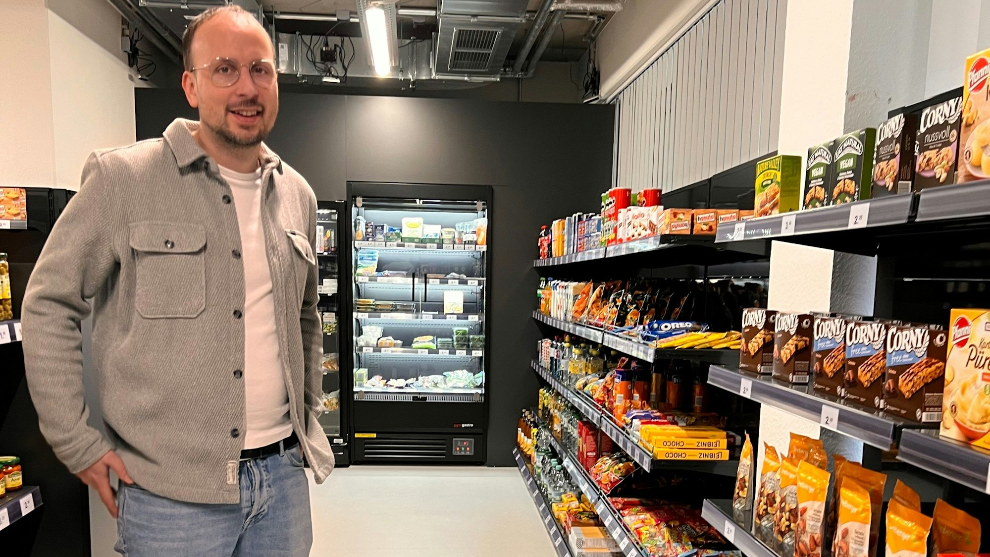 Junior-Professor Dr. Dominic Lemken im "Supermarkt-Lab" der Uni Bonn am Propsthof 49 in Bonn