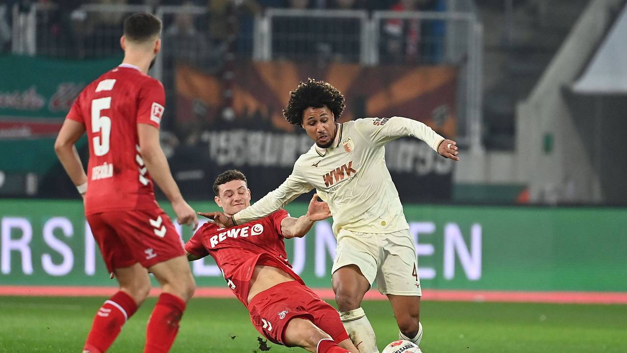 Eric Martel grätscht Han-Noah Massengo um.