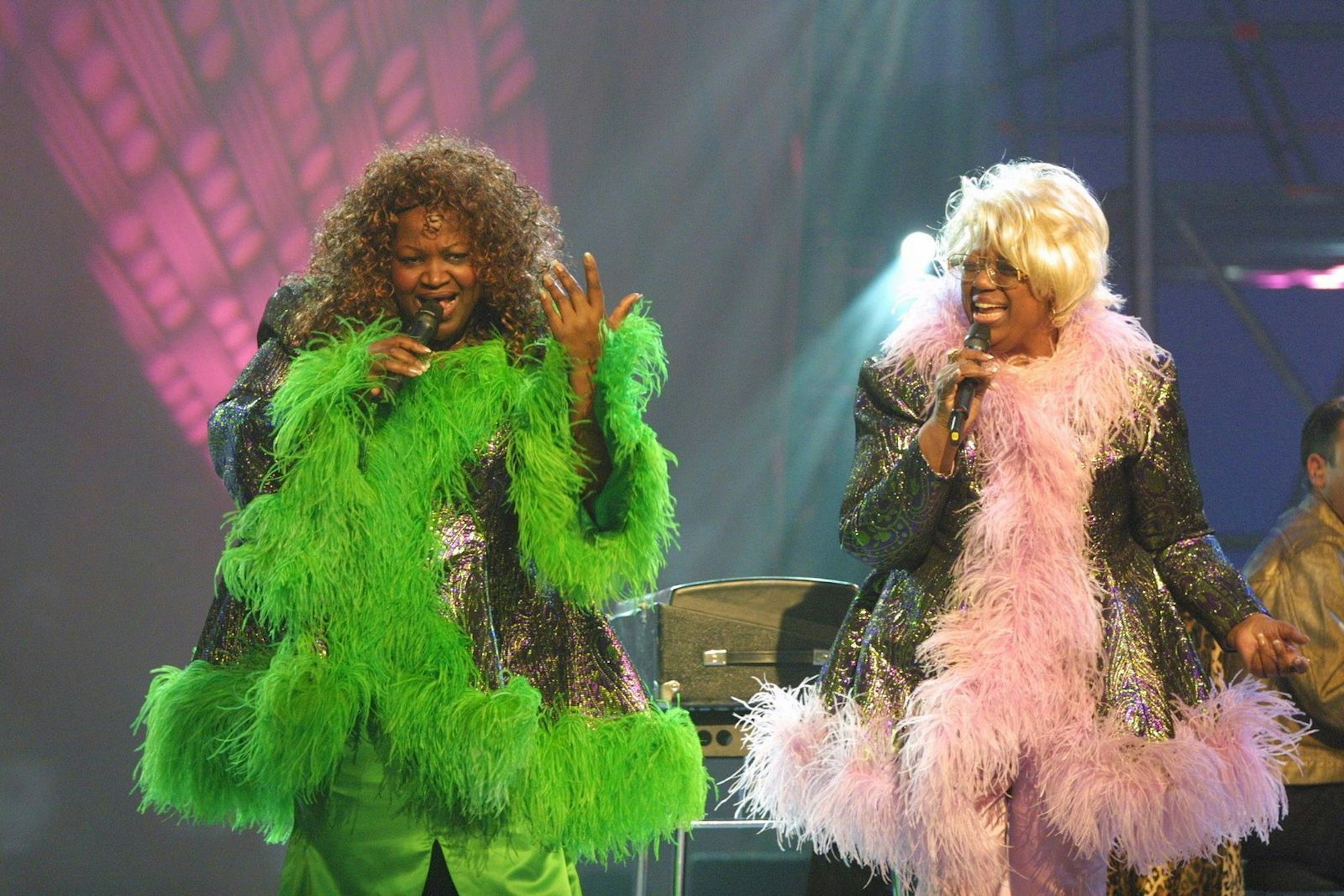 2002 standen die Weather Girls (“It's Raining Men“) beim deutschen Vorentscheid auf der Bühne. (Bild: IMAGO / Scherf)