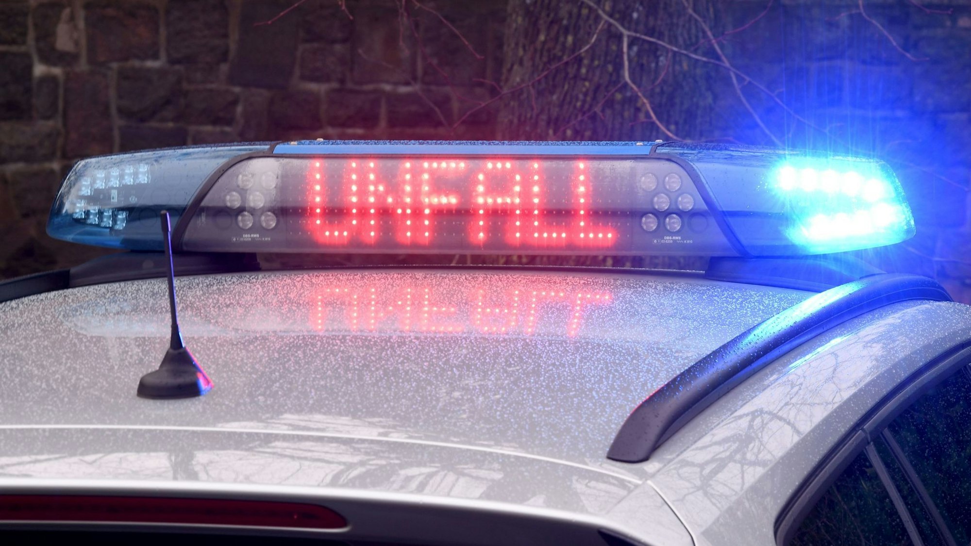 In Frechen gab es einen heftigen Verkehrsunfall (Symbolfoto).