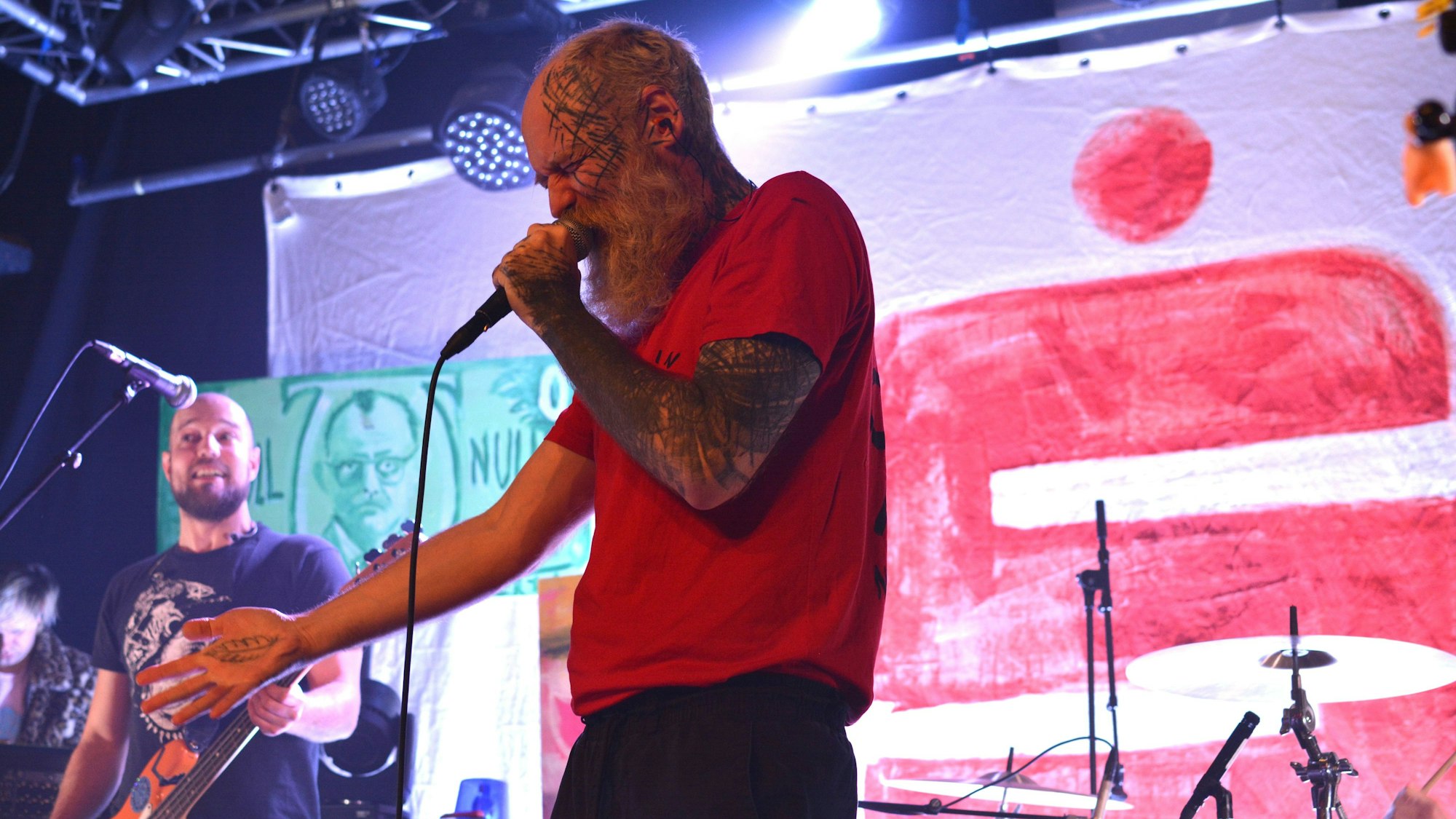 Team Scheisse Konzert im Gebäude 9, Sänger Timo Warkus