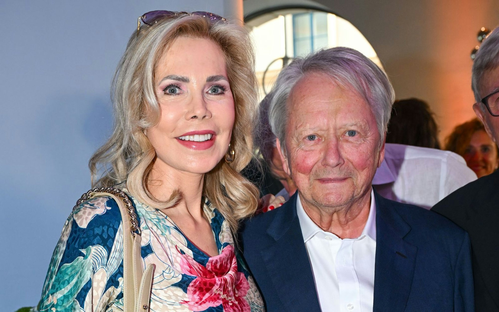 Seit 2025 ist sie mit Wolfgang Porsche (Bild) verheiratet, 1986 trat Gabriele Prinzessin zu Leiningen unter dem Pseudonym Gina Boys mit der Band That's Life beim ESC-Vorentscheid an. (Bild: Hannes Magerstaedt/Getty Images)