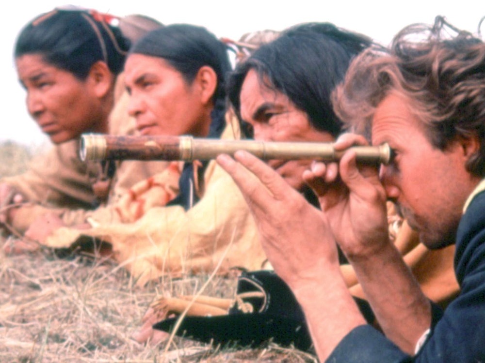 „Der mit dem Wolf tanzt“ von und mit Kevin Costner (rechts) wurde mit sieben Oscars ausgezeichnet. (Bild: ARD Degeto / Dances With Wolves Productions)