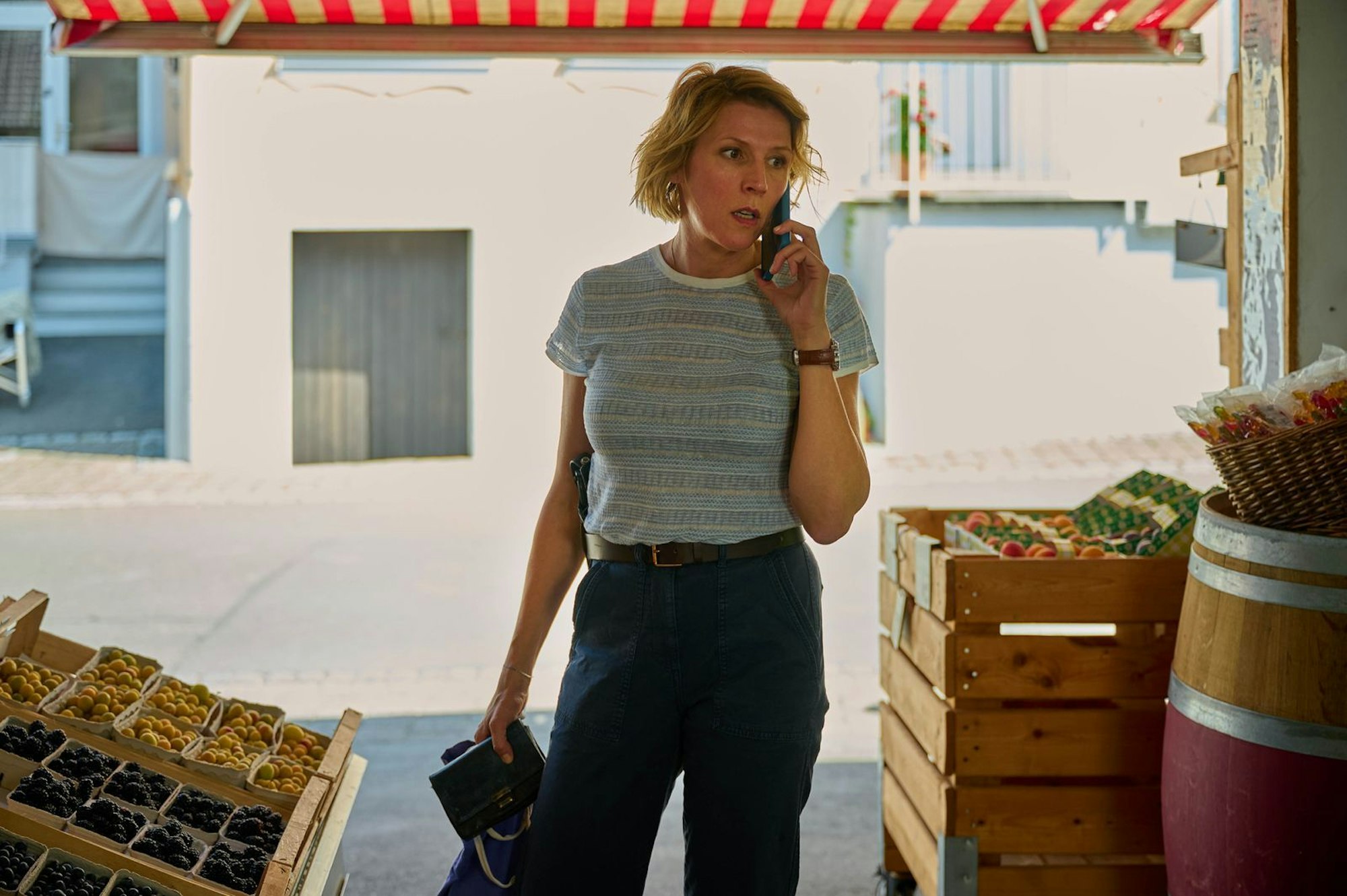 Zwischen Familienalltag und Zeugenbefragung: Kriminalkommissarin Doro Beitinger (Franziska Weisz) kehrt nach 15 Jahren Familienpause in den Dienst zurück.
(Bild: ZDF/Patrick Pfeiffer Konstanz)