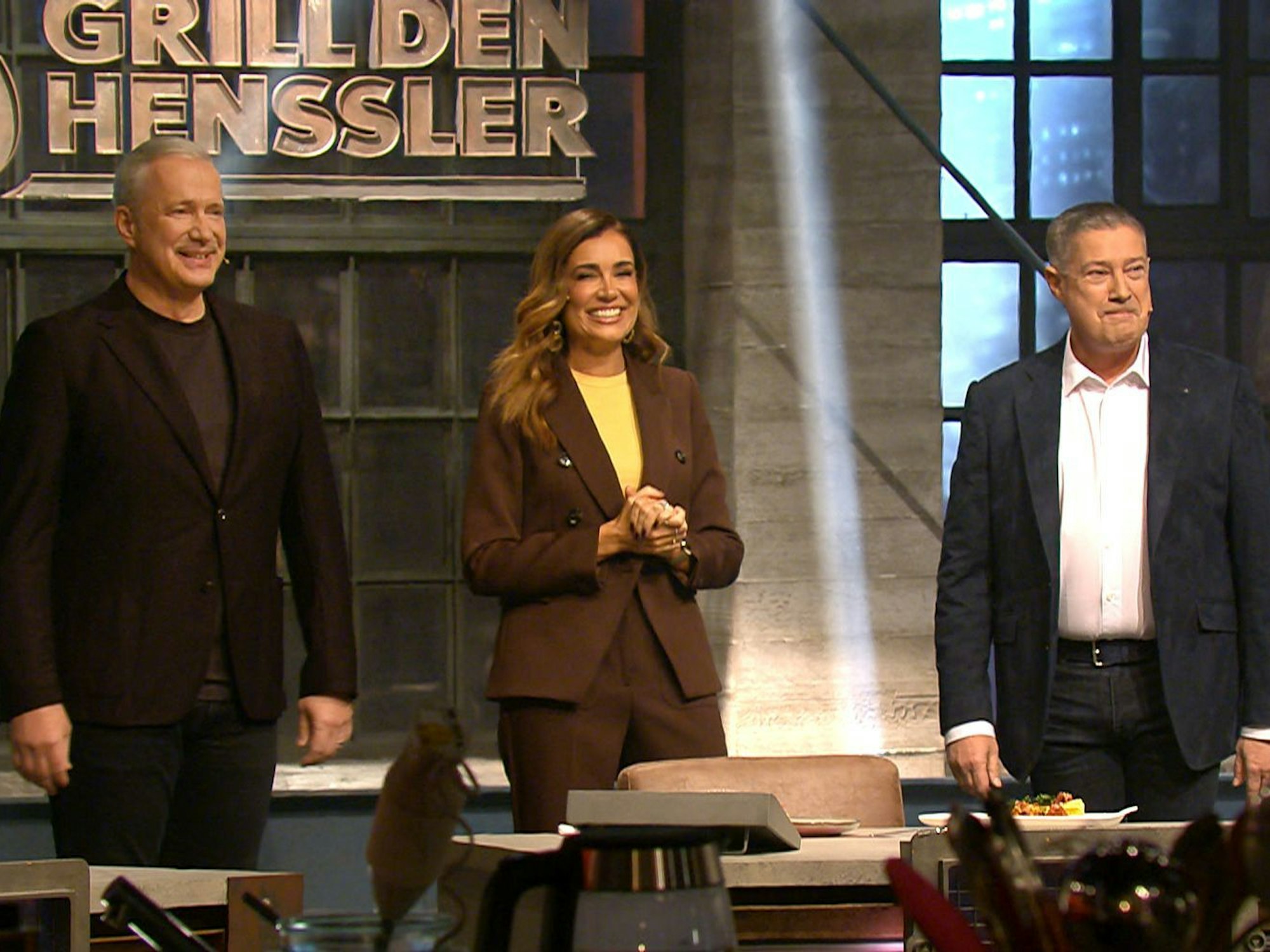 Die neue Jury - und nicht alle Mitglieder sind scharf auf Harmonie, von links: Alexander Herrmann, Jana Ina Zarrella und Joachim Llambi. (Bild: RTL)