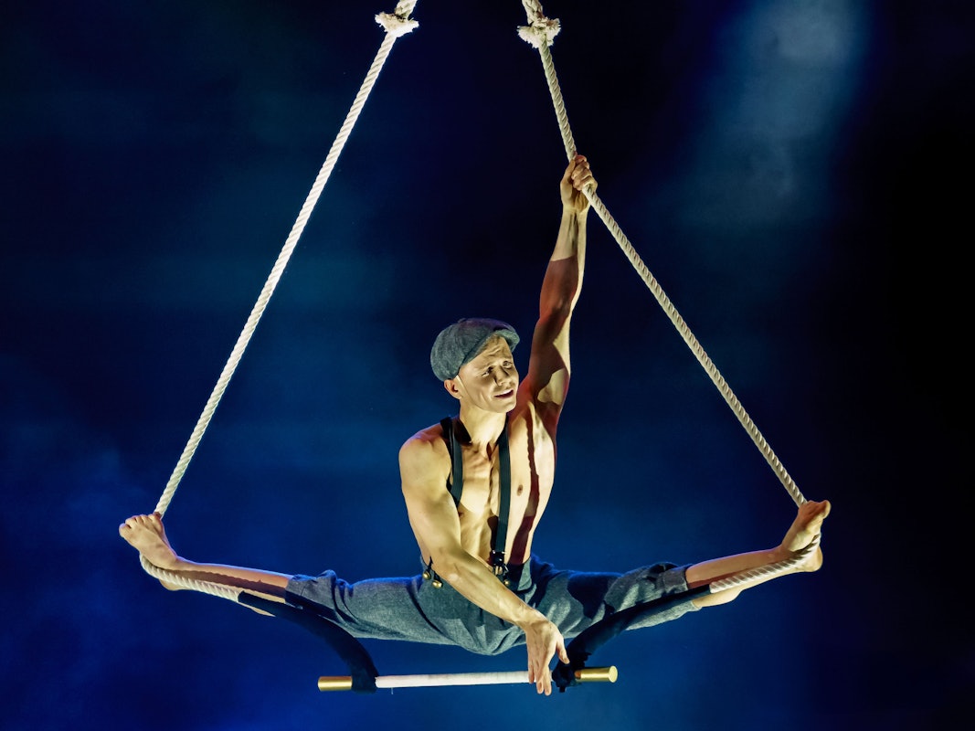 João zeigt eine Trapez-Nummer.