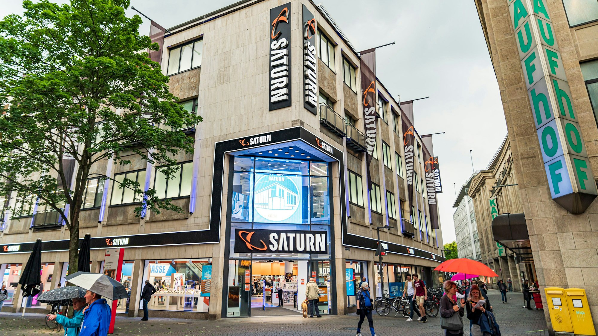 Der Saturn auf der Hohe Straße in der Kölner Innenstadt (Archivfoto)