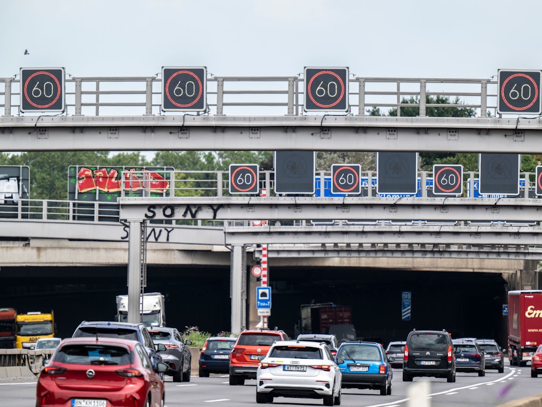 Kurz vor dem Autobahntunnel Lövenich kam es in Fahrtrichtung Dortmund zu einem Unfall. (Archivfoto)
