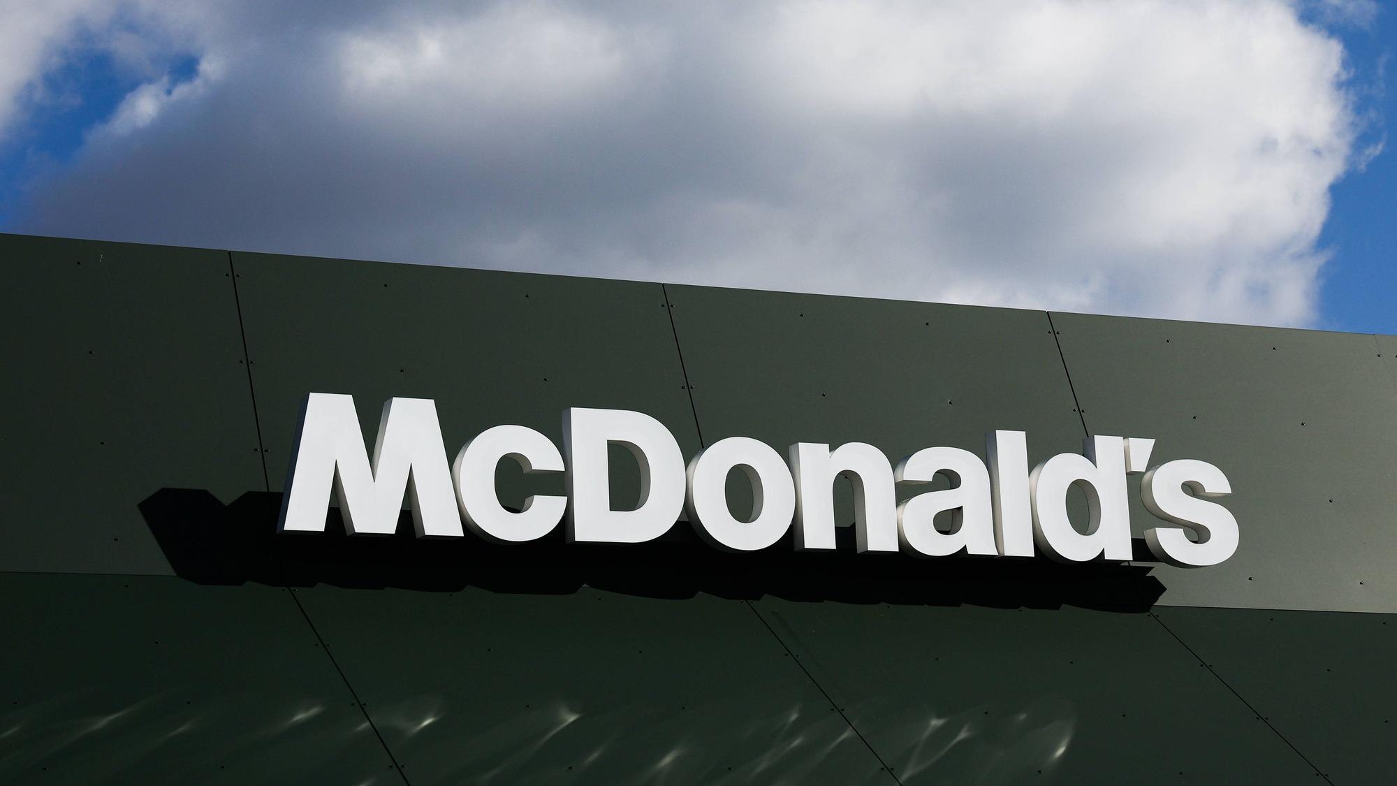 Eine McDonald's-Filiale in Köln wurde am Montagabend überfallen. (Symbolfoto)