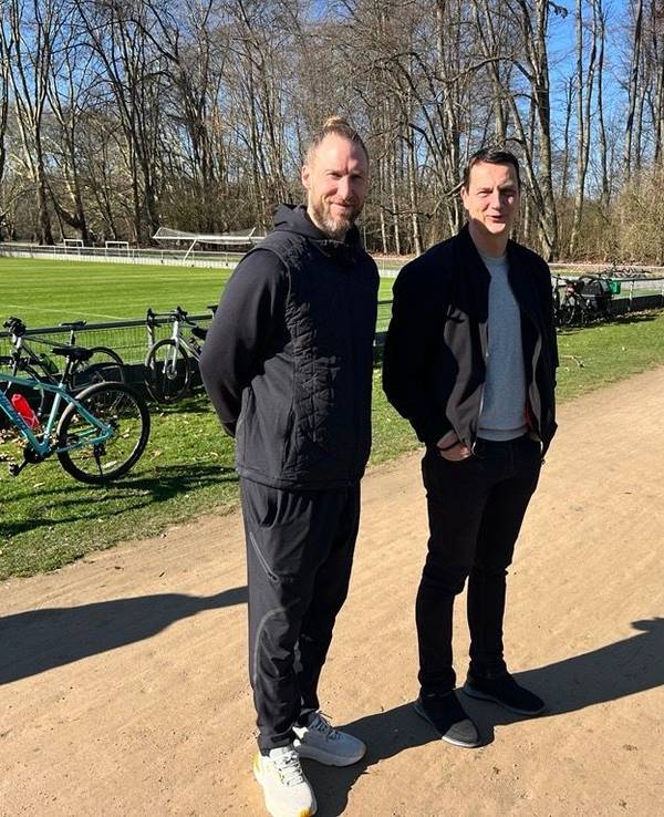 Arne Greskowiak und Ulf Sobek am 3. März 2026 am Geißbockheim.