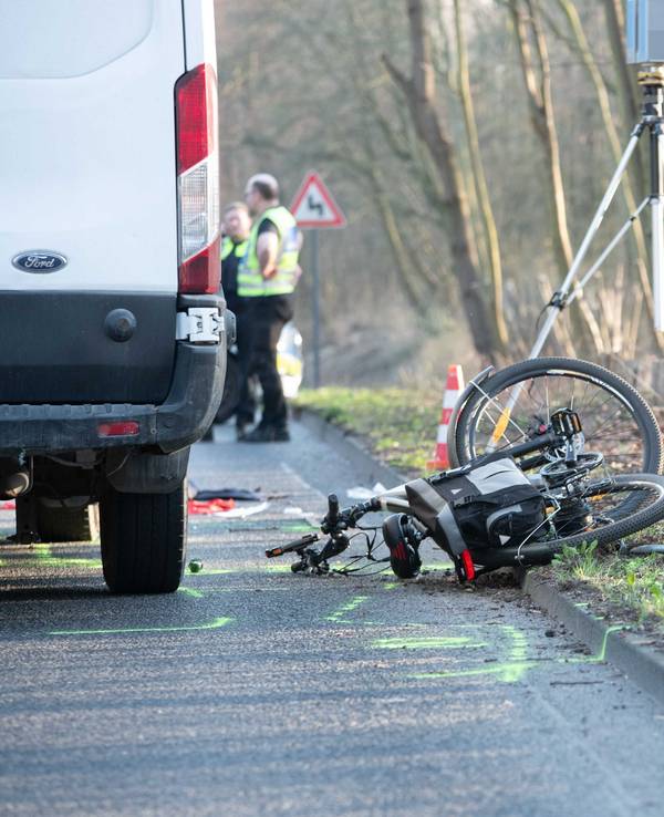 Bei dem Fahrradunfall in Köln-Müngersdorf wurde ein Mann schwer verletzt.