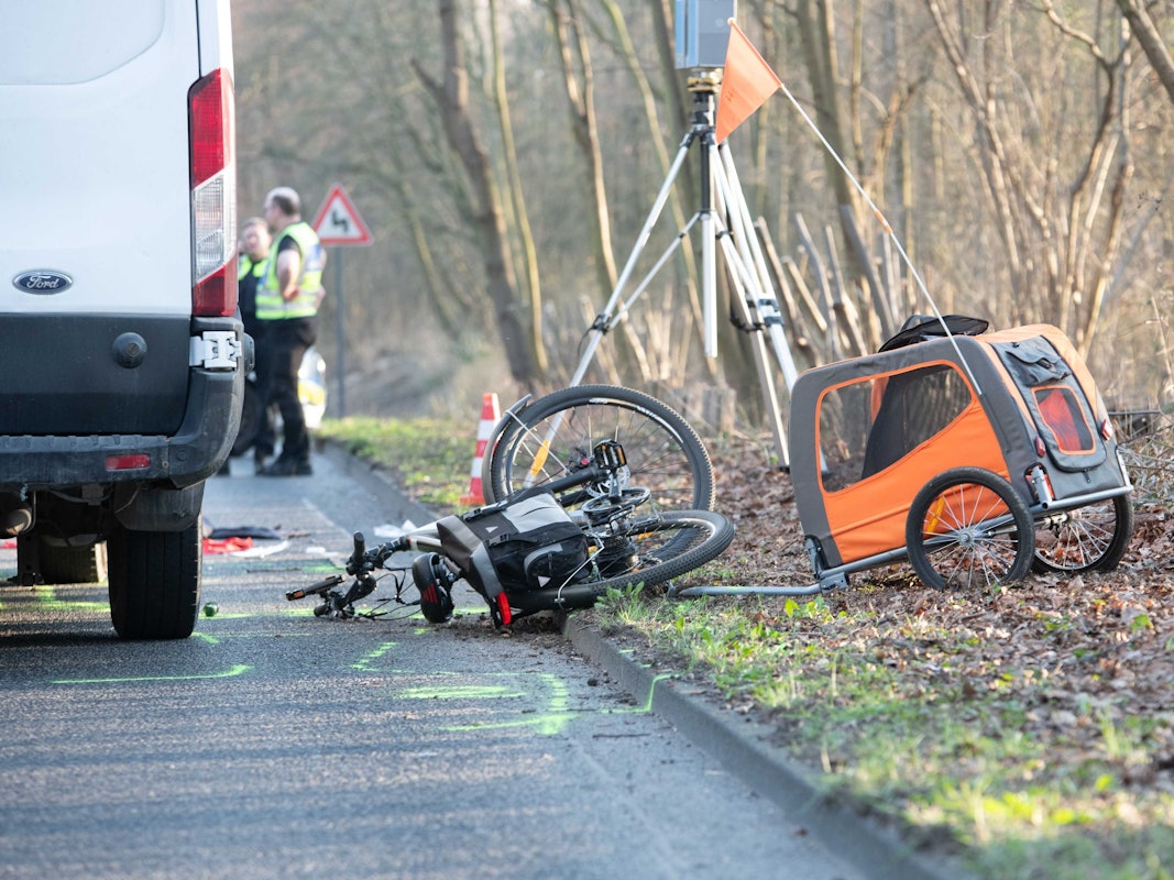 Bei dem Fahrradunfall in Köln-Müngersdorf wurde ein Mann schwer verletzt.