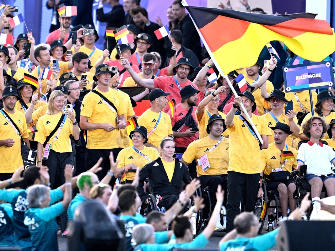 Das deutsche Team bei der Eröffnungsfeier der Paralympics 2024 in Paris.