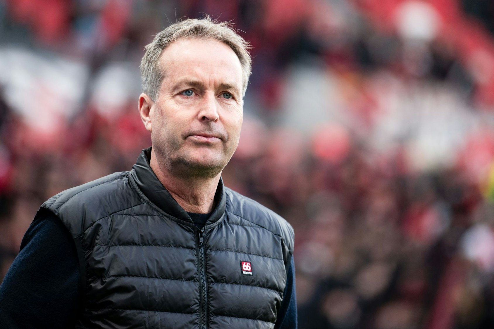 Bayer-Coach Kasper Hjulmand im Stadion.