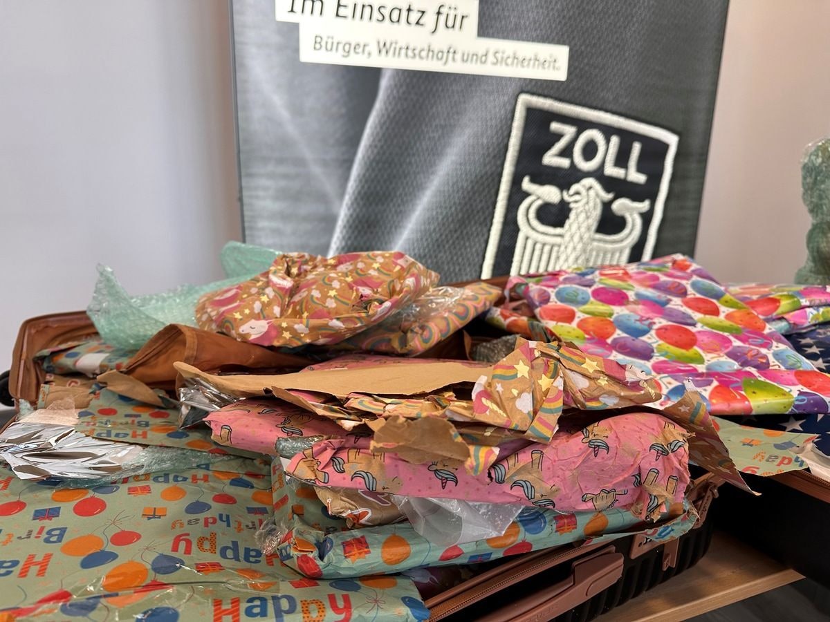 Kölner Zoll findet Drogen in Gartenzwergen und Taxi.