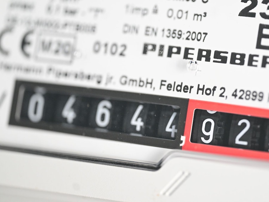 Ein Gaszähler in einem Wohnhaus