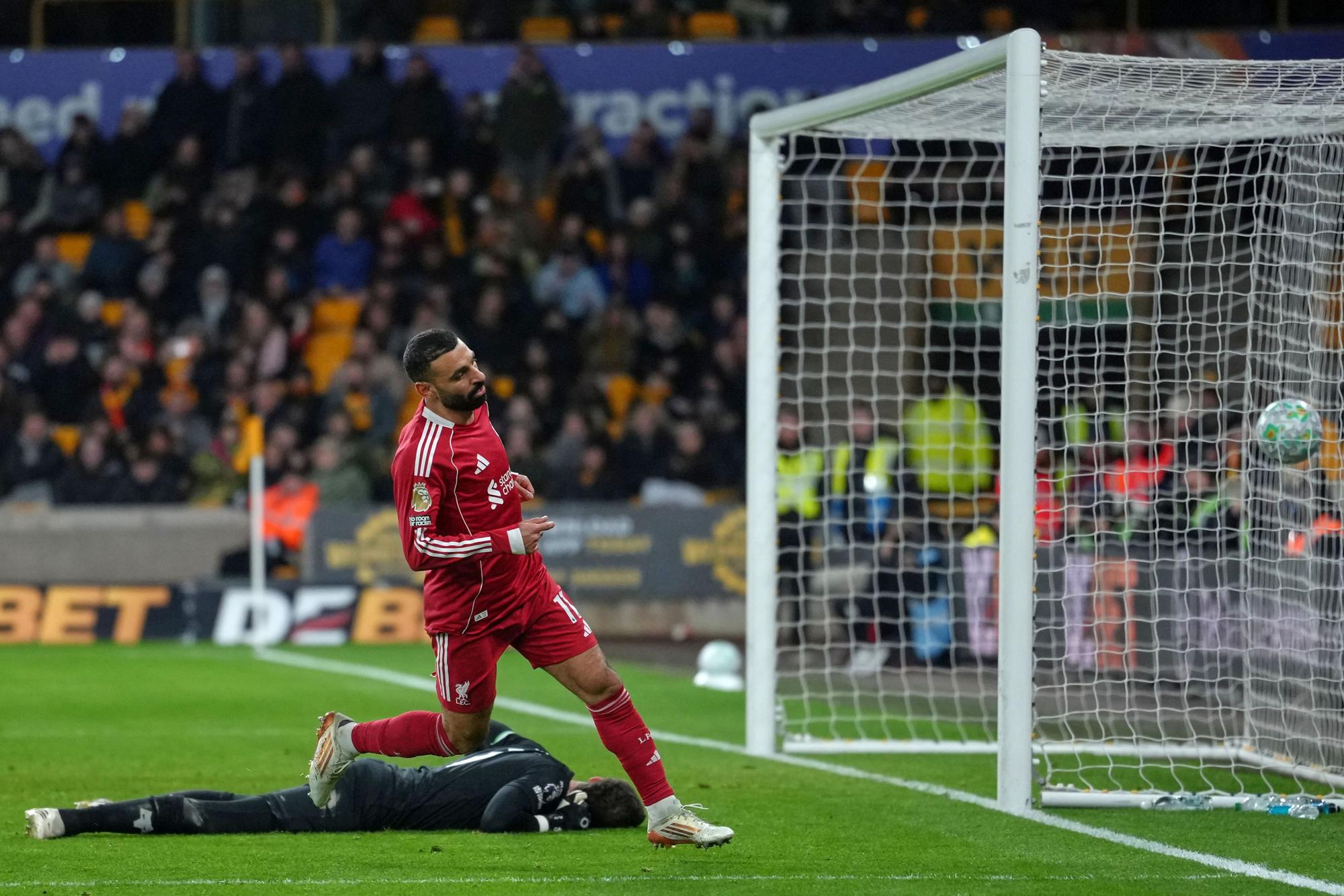 Mohamed Salah dreht nach seinem Treffer zum 1:1 ab.