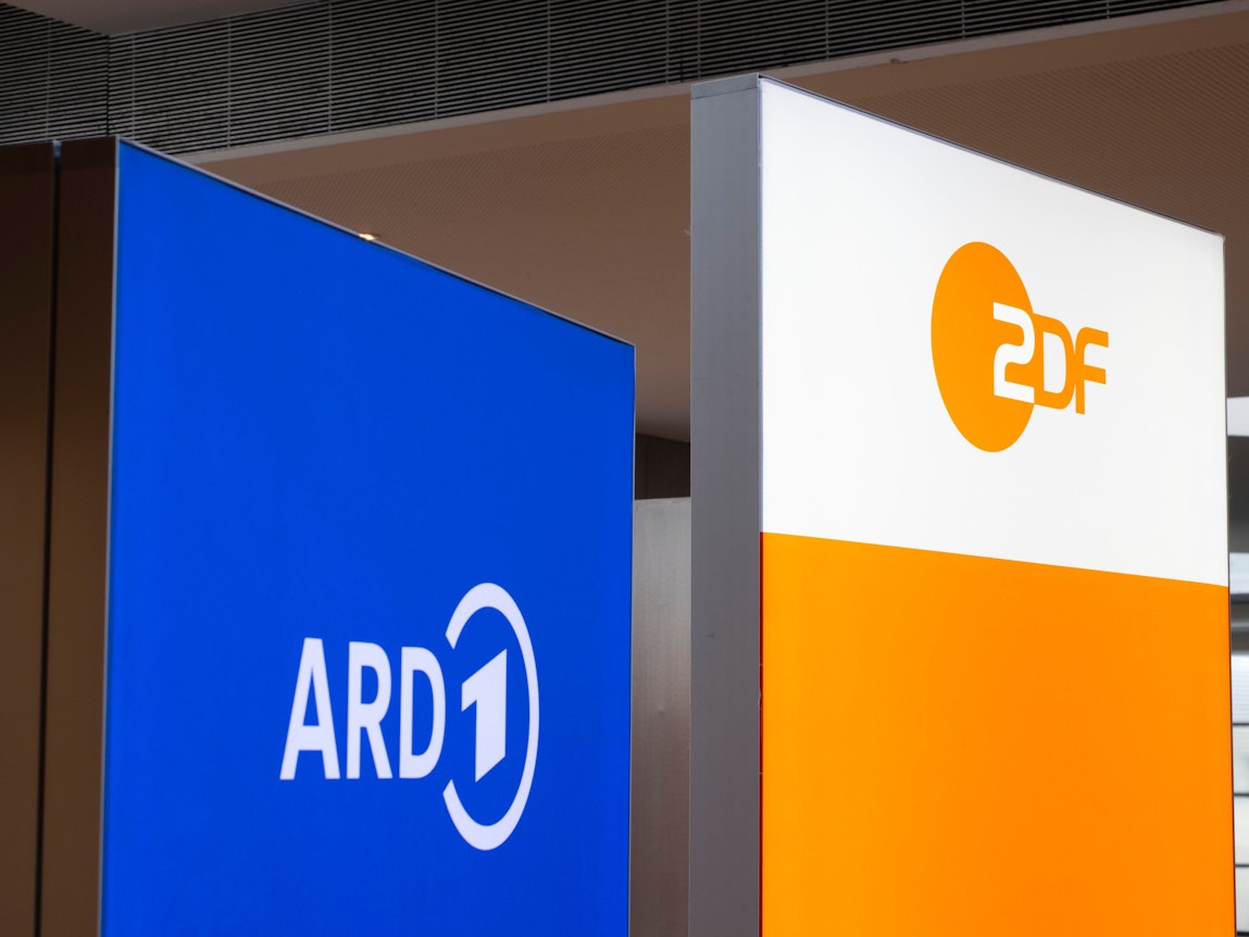 Logos von ARD und ZDF.