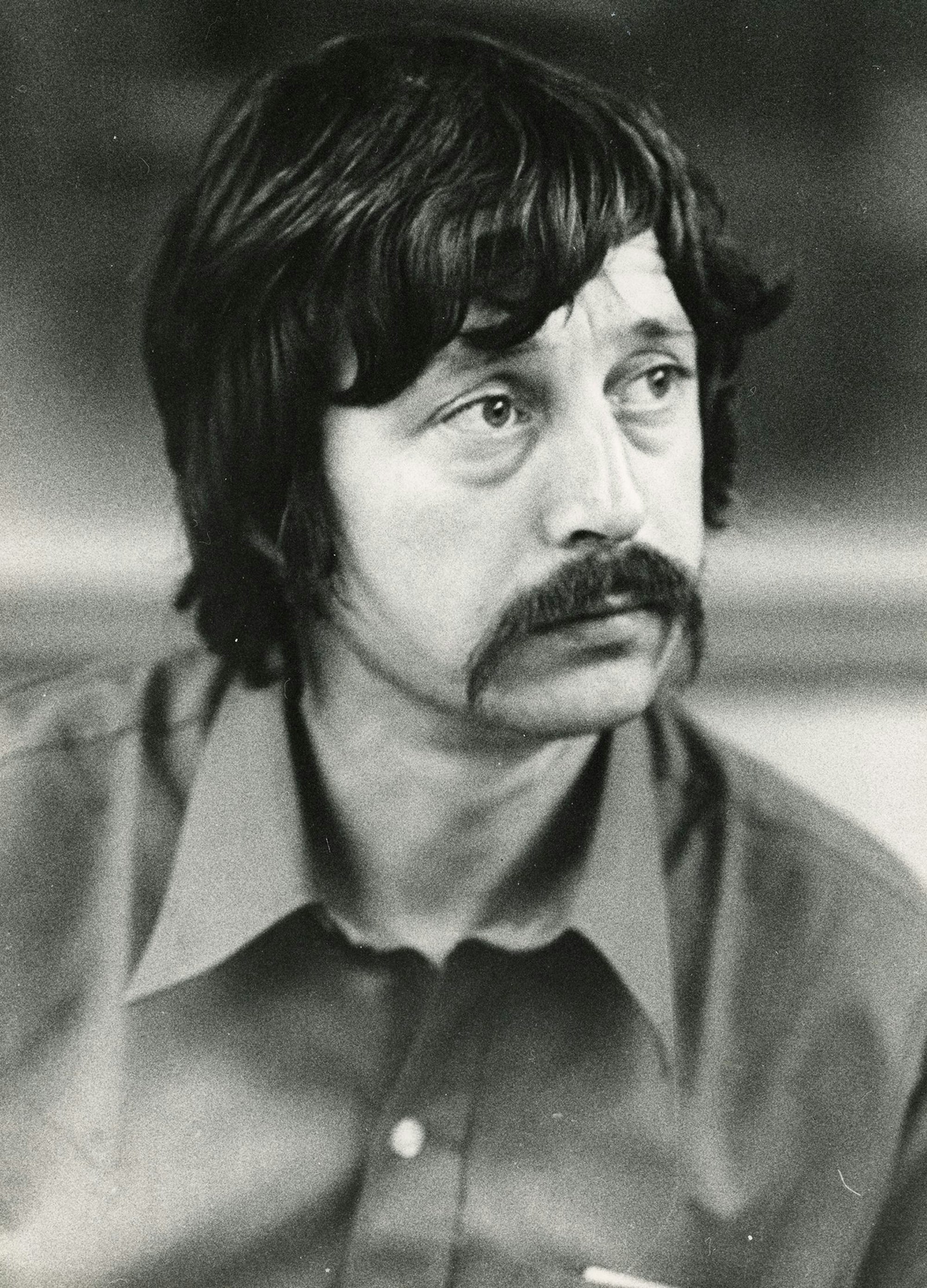 1976 beschlossen die Herrschenden in der DDR, den nicht mundtot zu kriegenden Poeten und Musiker Wolf Biermann hinterrücks auszubürgern. (Bild: Privatarchiv Biermann)