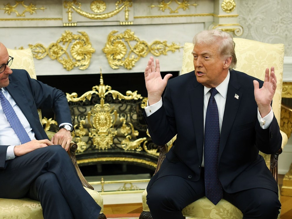 Donald Trump (rechts) empfing Friedrich Merz am Dienstag im Weißen Haus. (Bild: 2026 Getty Images/Win McNamee)