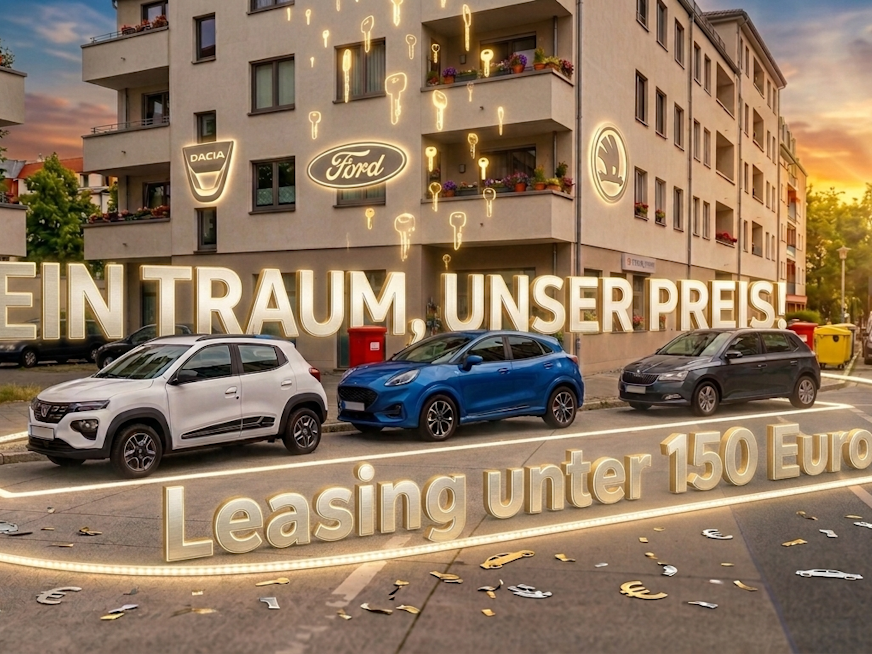 Drei verschiedene Automodelle geparkt am Straßenrand