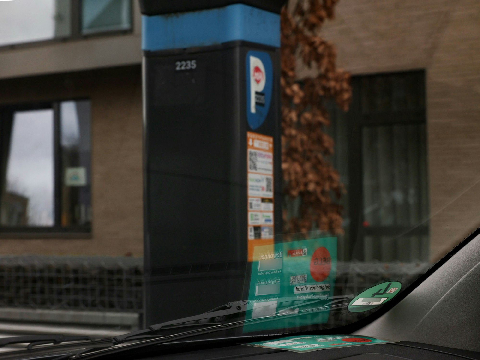 Parken mit Anwohnerparkausweis im Belgischen Viertel.