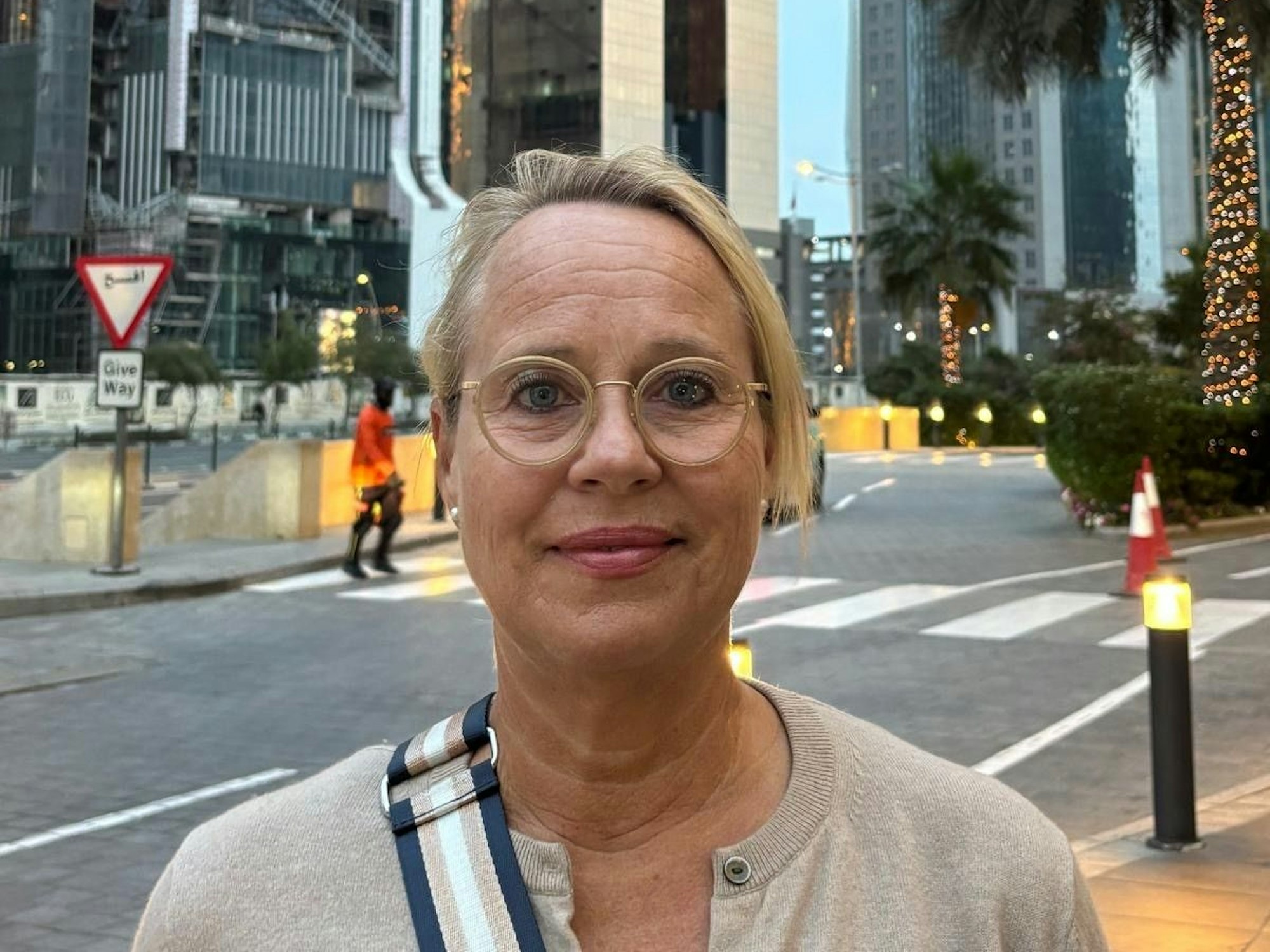 Angela B. aus Köln sitzt in Doha fest.