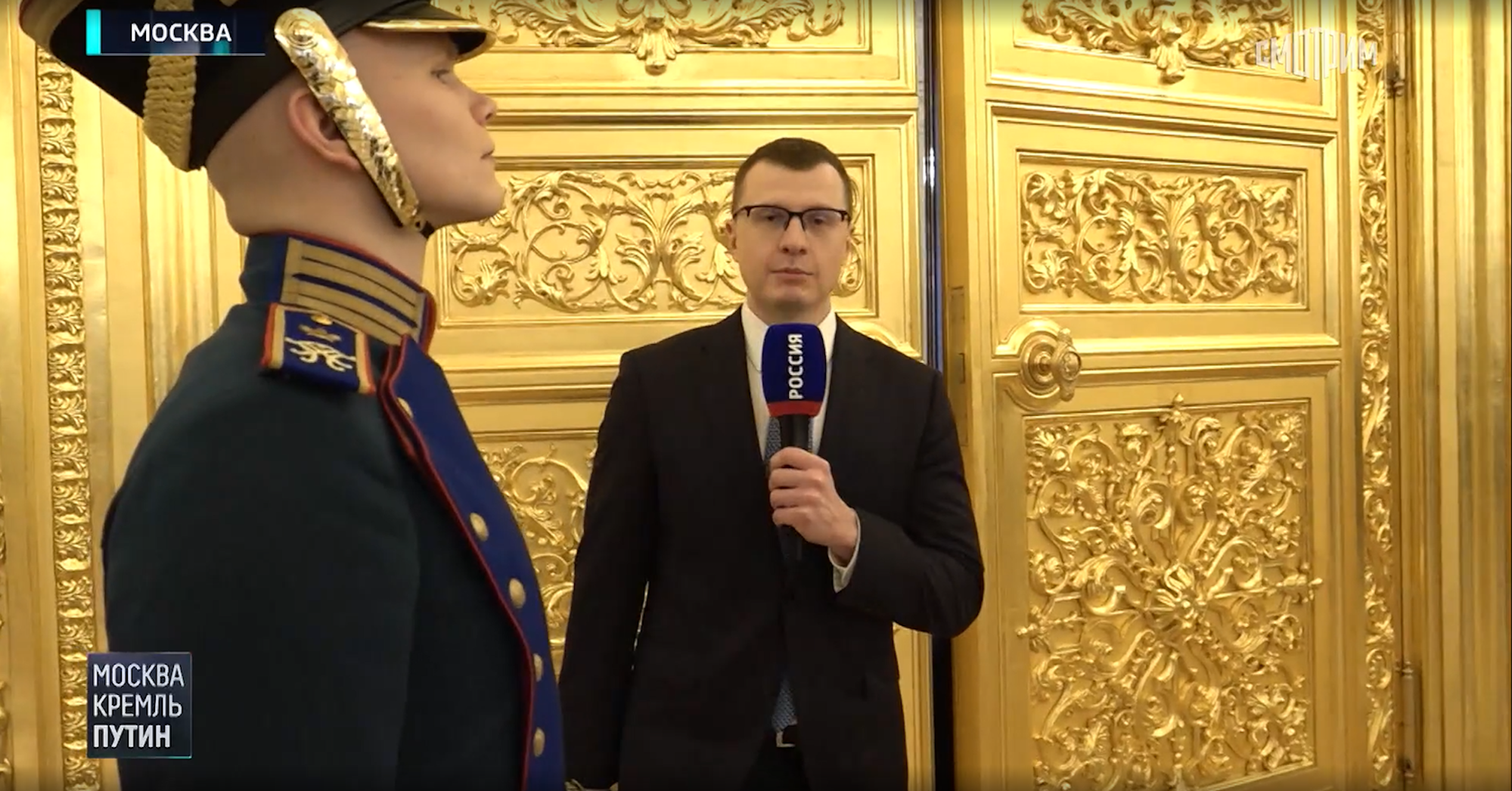 Das Kamerateam von Pawel Sarubin filmte Putin und Lukaschenko durch den Türspalt.