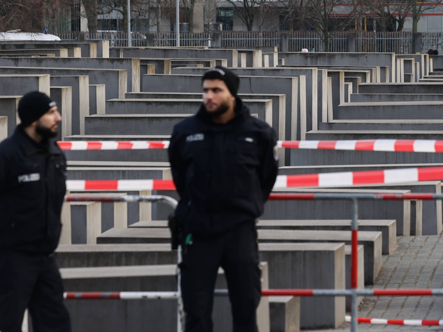Polizeibeamte am Holocaust-Mahnmal