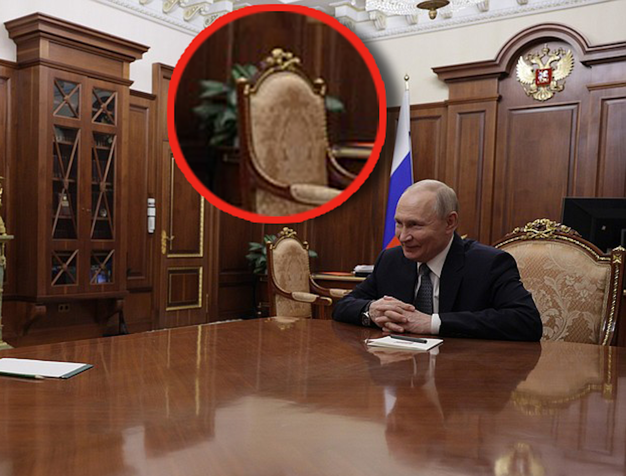 Wladimir Putin am 24. Februar in seinem Kreml-Büro, während er Waleri Gergijew, den Direktor des Bolschoi-Theaters, trifft.