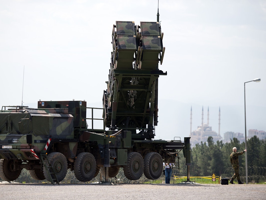 Eine „Patriot“-Feuereinheit der Bundeswehr steht in Kahramanmaras in der Türkei.
