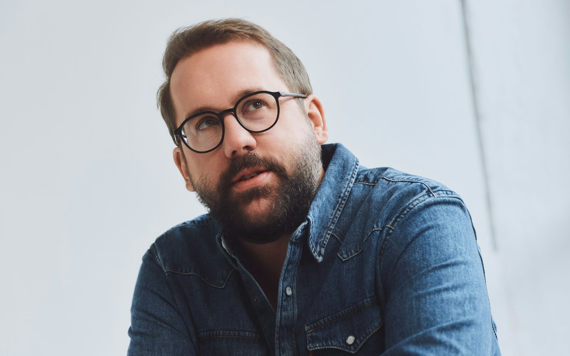 Paul Ronzheimer führt bei SAT.1 durch eine nach ihm benannte Reportage-Reihe. (Bild: Joyn/Christoph Köstlin)