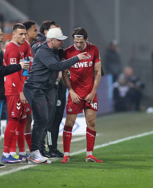 Lukas Kwasniok im Gespräch mit Jakub Kaminski.