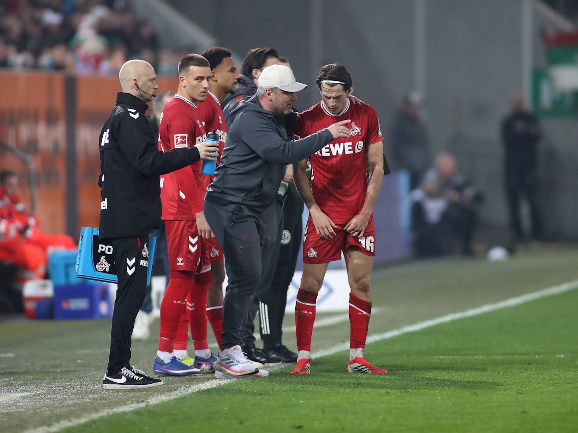 Lukas Kwasniok im Gespräch mit Jakub Kaminski.