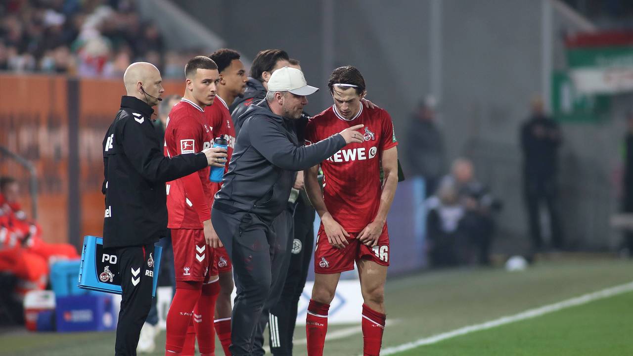 Lukas Kwasniok im Gespräch mit Jakub Kaminski.