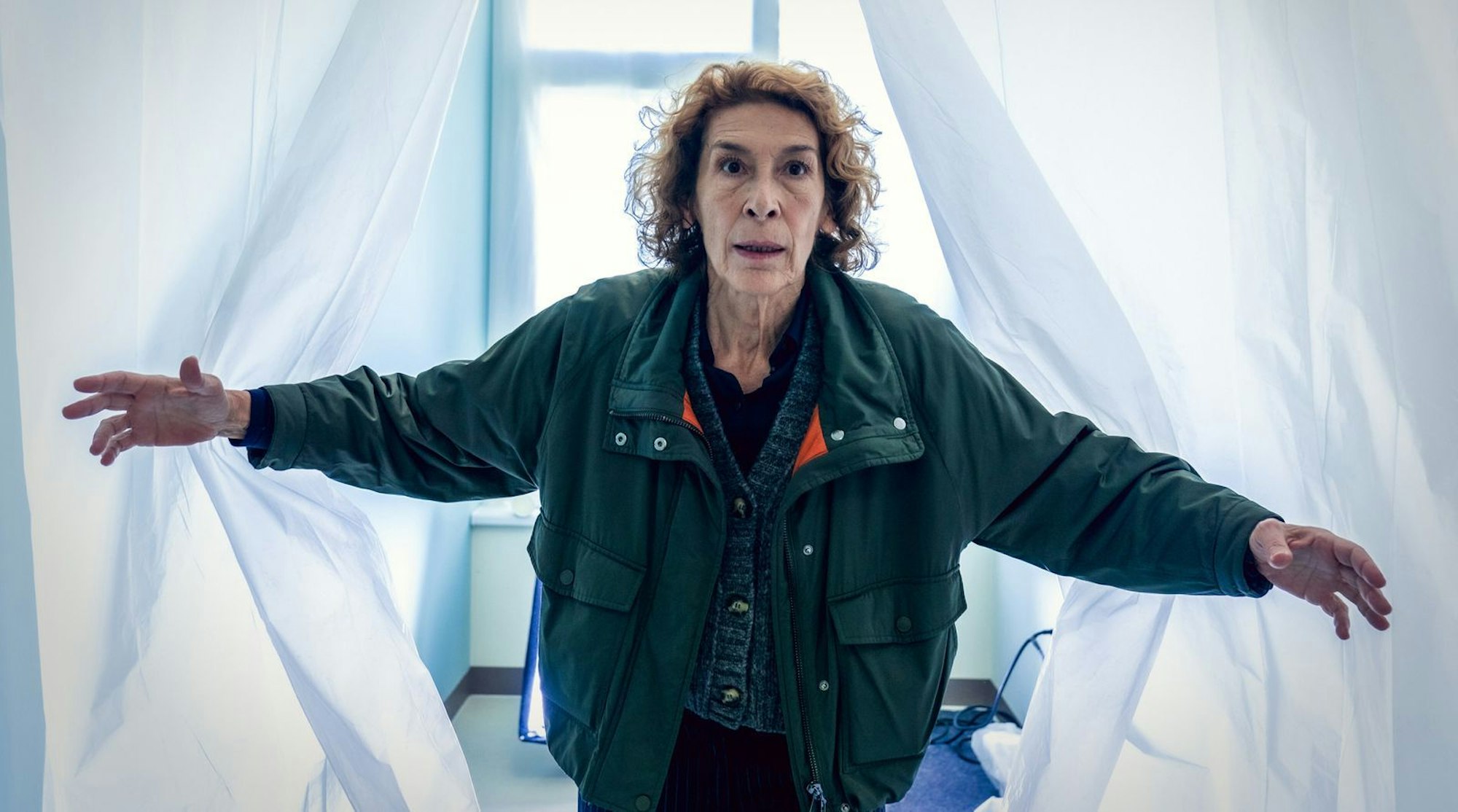 Adele Neuhauser (67) wurde 2004 durch die österreichische Landkrimiserie „Vier Frauen und ein Todesfall“ einem breiten Publikum bekannt. Mit ihrer seit 2011 verkörperten „Tatort“-Kommissarin Bibi Fellner spielte sie sich endgültig in die Herzen der Zuschauer. Ihr letzter Fall ist abgedreht und wird im Laufe des Jahres zu sehen sein. (Bild: ORF/Petro Domenigg)