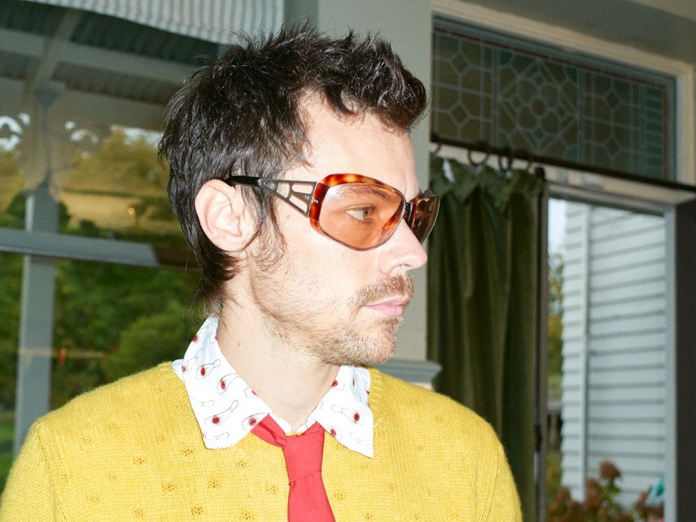 Harry Styles meldet sich nach vier Jahren mit neuer Musik zurück: Auf dem Album „Kiss All The Time. Disco, Occasionally.“ erfindet sich das einstige One-Direction-Mitglied mal wieder neu. (Bild: Johnny Dufort)