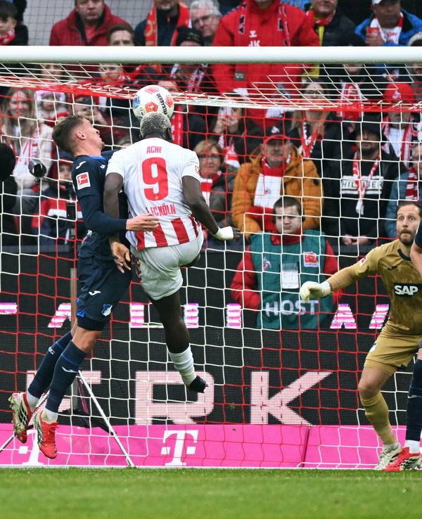 Spielszene im Duell des 1. FC Köln gegen die TSG Hoffenheim.