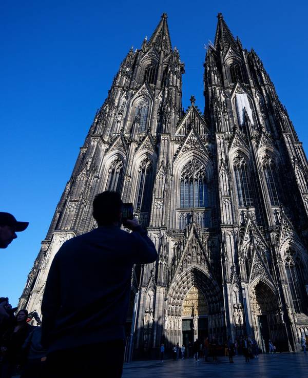 Kölner Dom kostet Touristen künftig Eintritt.