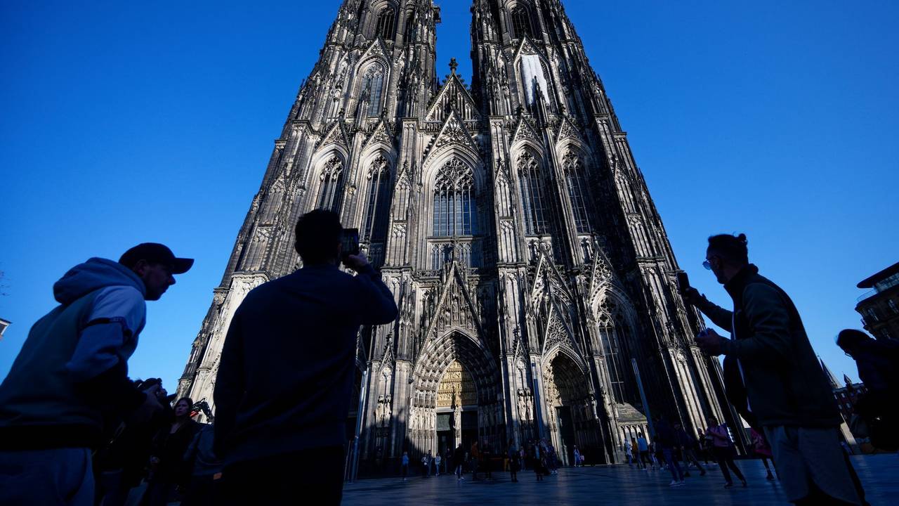 Kölner Dom kostet Touristen künftig Eintritt.