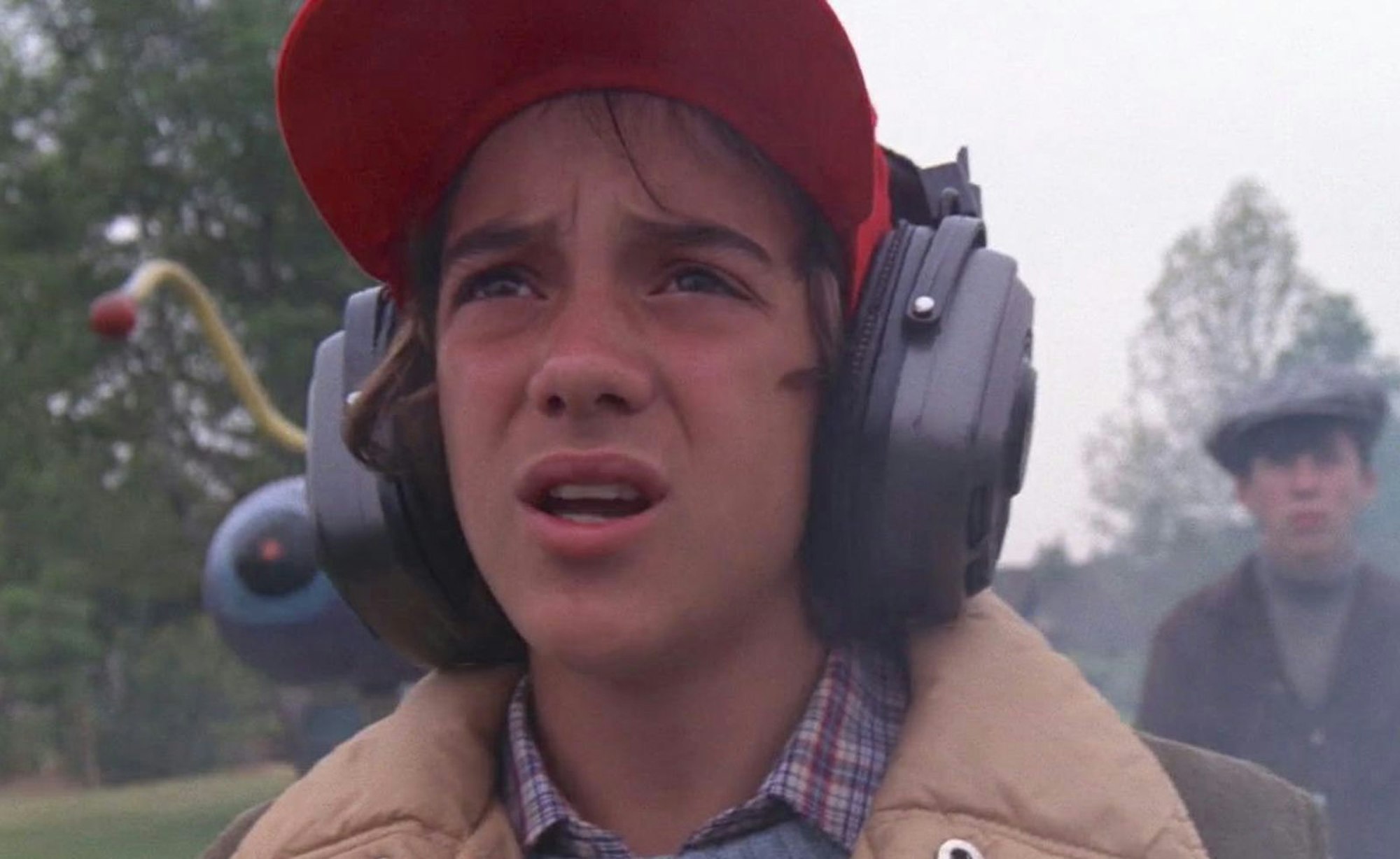 Er kann nur ungläubig über die Fähigkeiten des Außerirdischen E.T. staunen: Greg (K.C. Martel) ist einer der besten Freunde von Hauptfigur Elliott. (Bild: Universal Pictures)