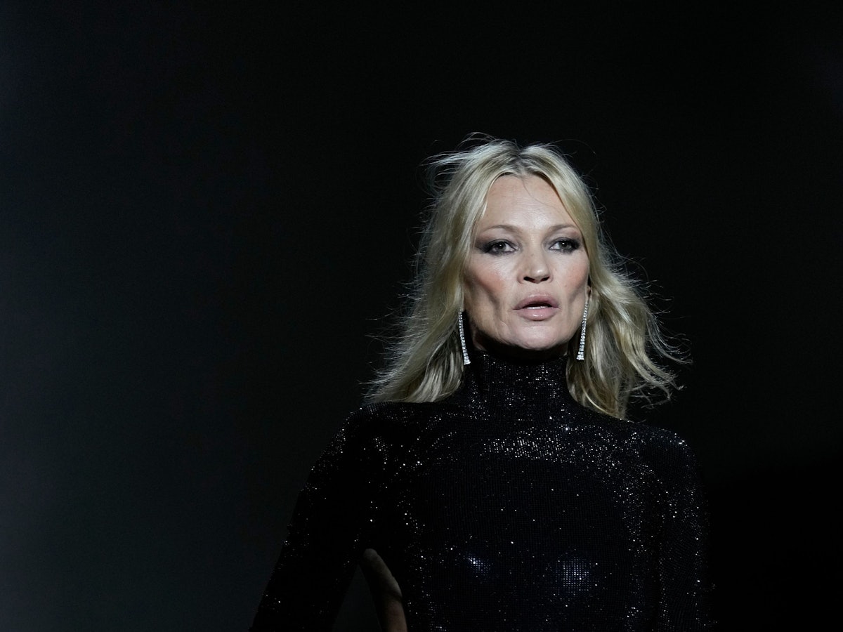 Kate Moss posiert.