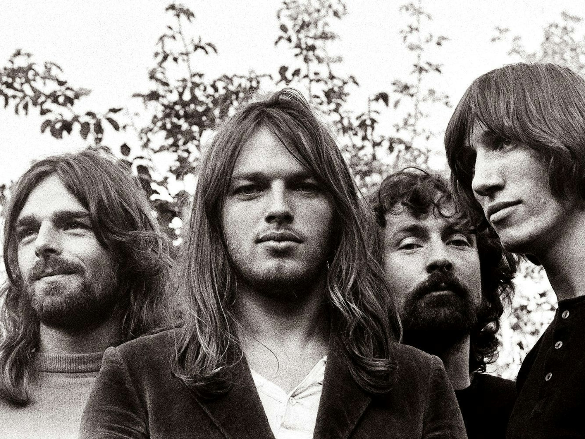 Mit seinen Pink-Floyd-Kollegen Richard Wright (links), Nick Mason (zweiter von rechts) und Roger Waters (rechts) schrieb David Gilmour Musikgeschichte. (Bild: Warner Music)