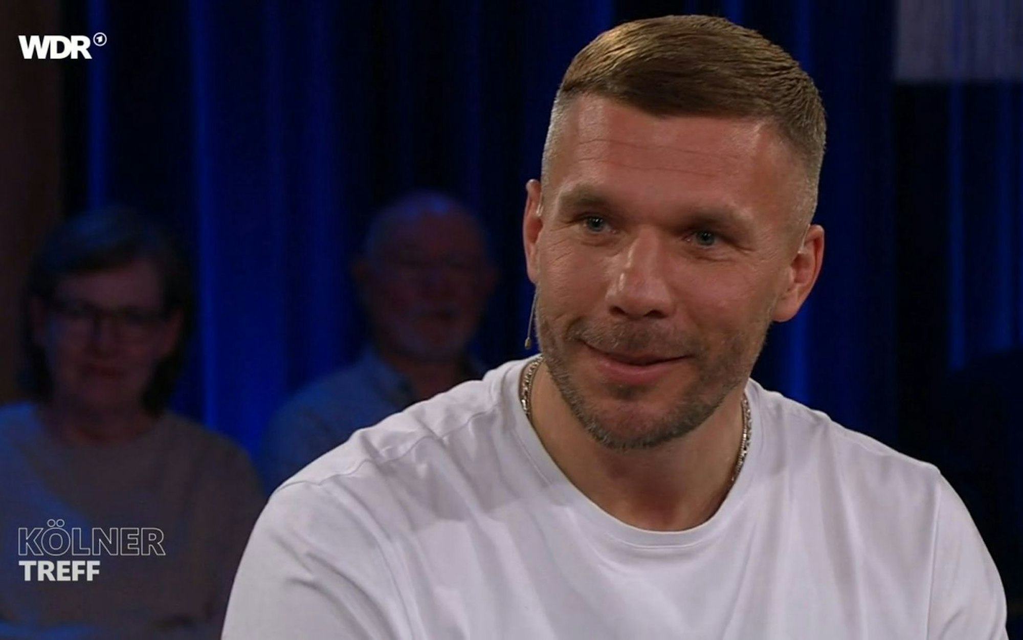 Im „Kölner Treff“ sprach Lukas Podolski darüber, was nach dem Fußball kommen könnte. (Bild: WDR)