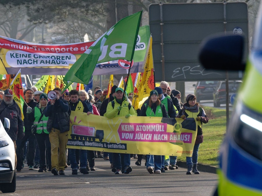 Demonstration gegen geplante Castor-Transporte