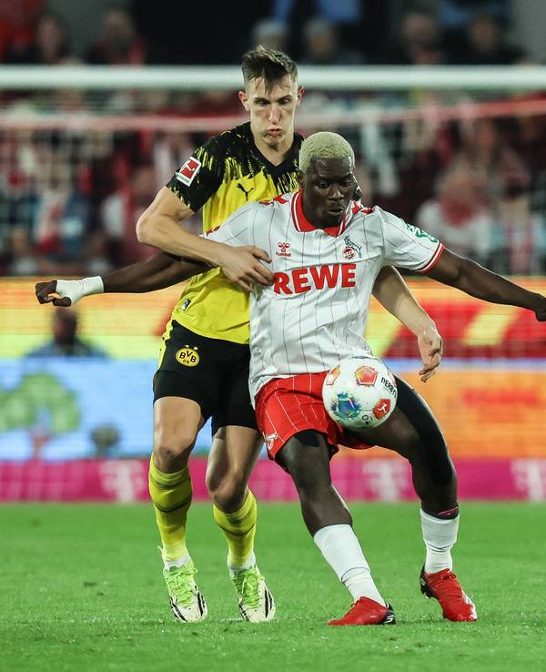 Ragnar Ache im Duell mit Nico Schlotterbeck.