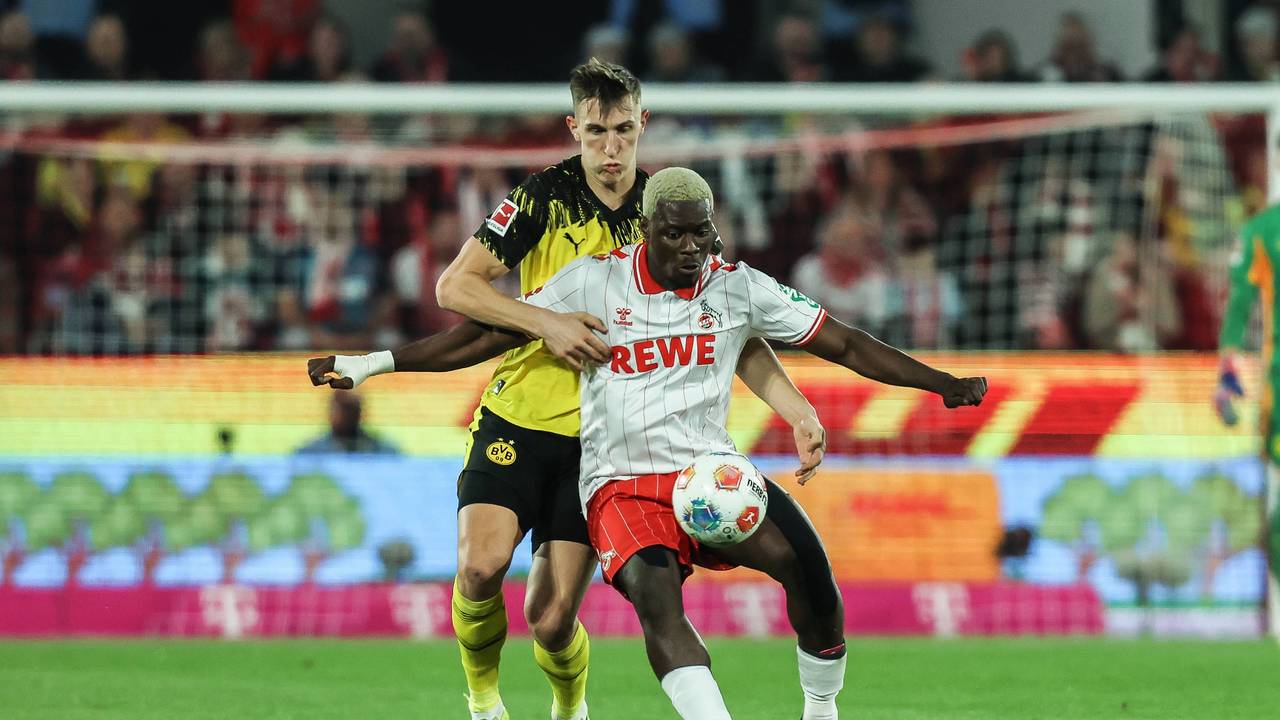 Ragnar Ache im Duell mit Nico Schlotterbeck.
